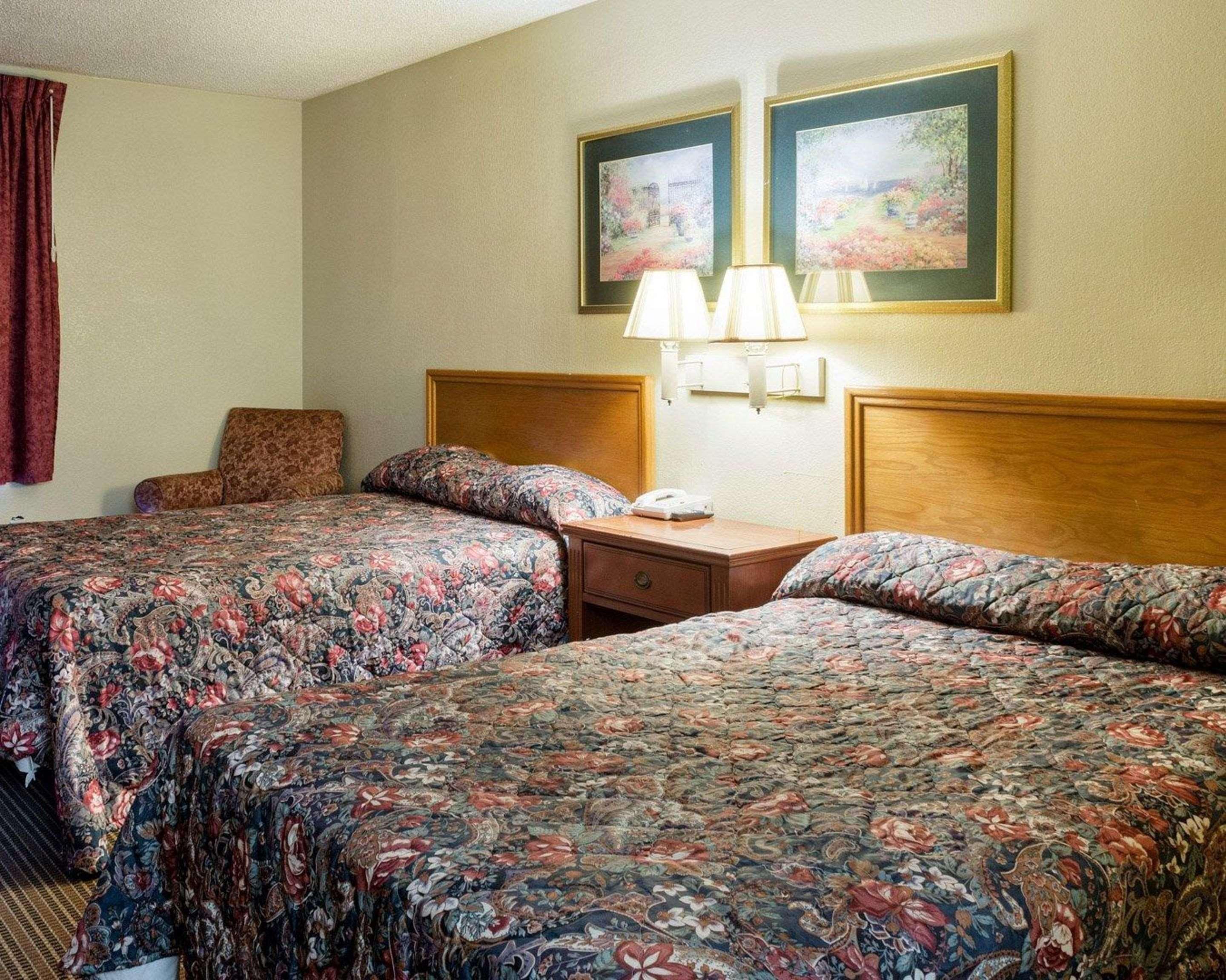 Rodeway Inn Greenwood Exterior photo