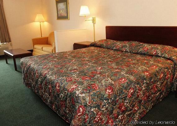 Rodeway Inn Greenwood Room photo