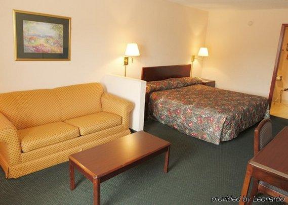 Rodeway Inn Greenwood Room photo