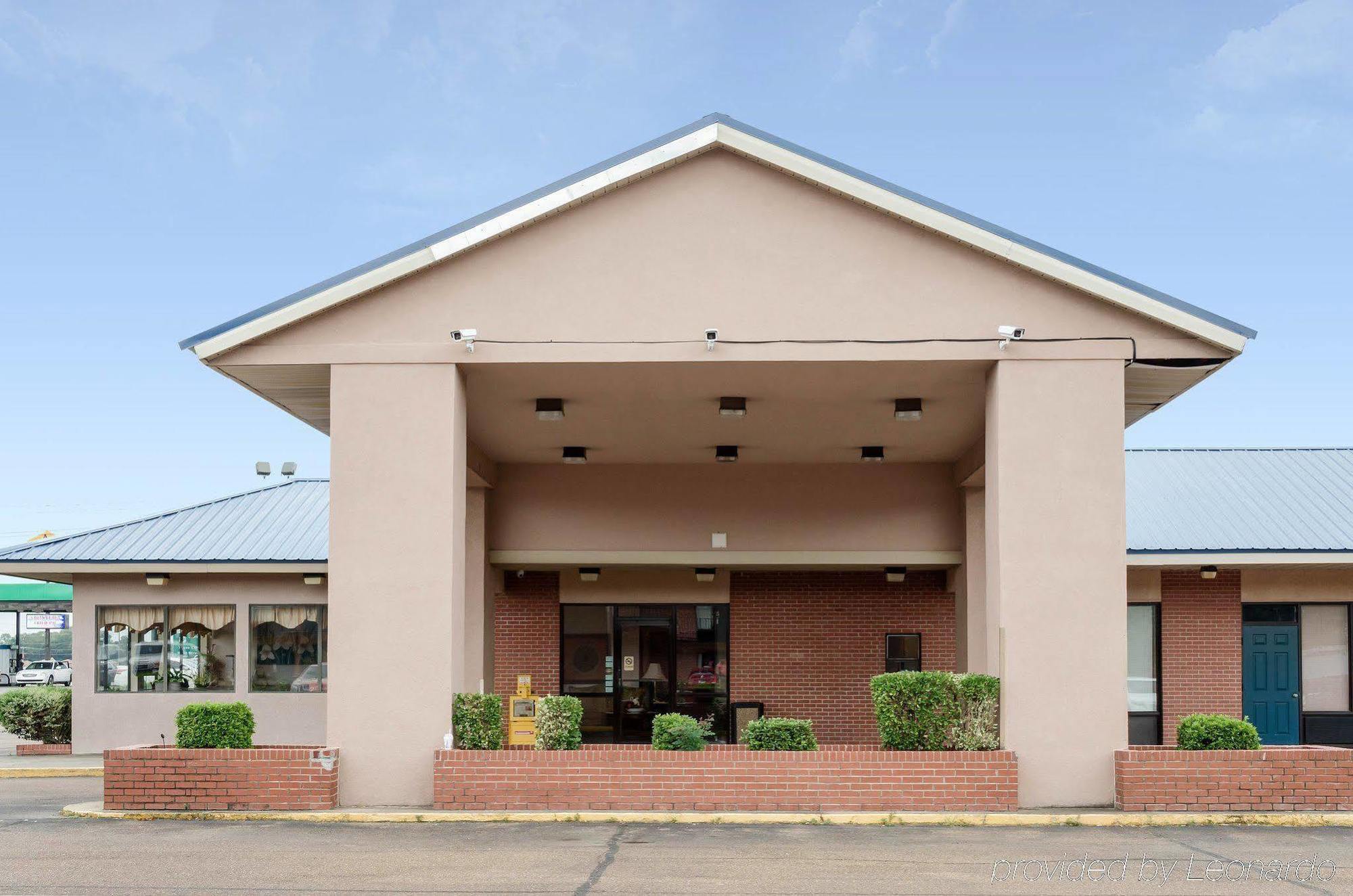 Rodeway Inn Greenwood Exterior photo